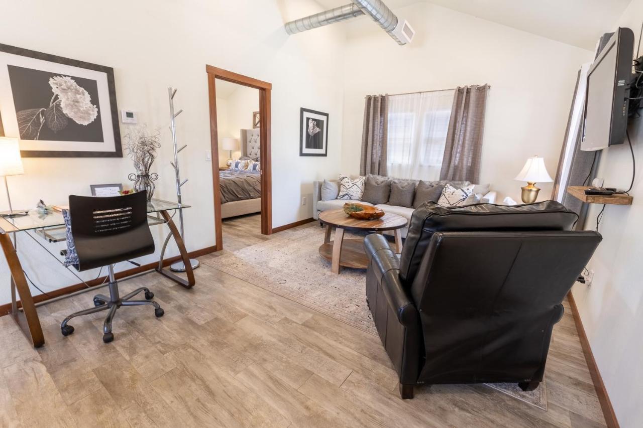 Modern Luxury Bungalow Steps From Dt Activities ラピッドシティ エクステリア 写真